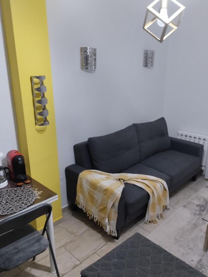 Lovley Near Train Station * Θεσσαλονίκη