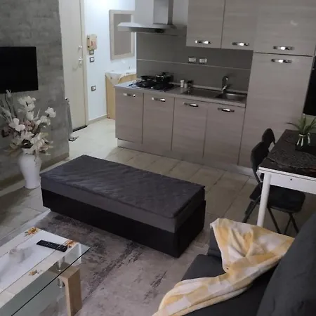 Lovley Apartament Near Train Station Thessaloniki Exterior photo